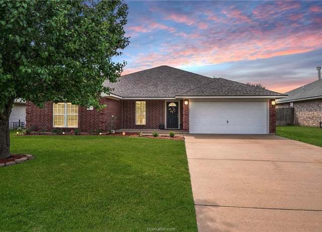 Property at 1212 Portsmouth Ct, College Station, TX 77845, 4 beds, 2 baths