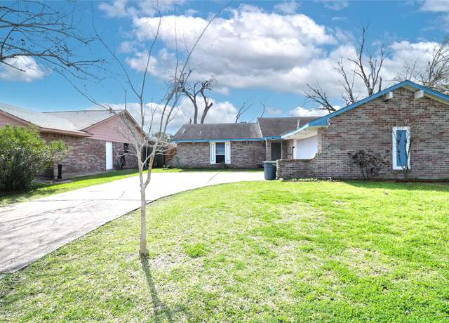 Property at 10410 Sagetrail Dr, Houston, TX 77089, 3 beds, 2 baths