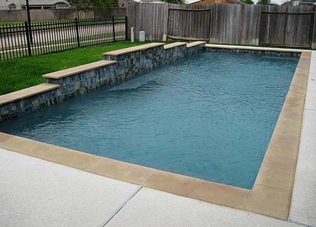 Property at 1918 Hollow Mist Ln, Pearland, TX 77581, 3 beds, 2 baths