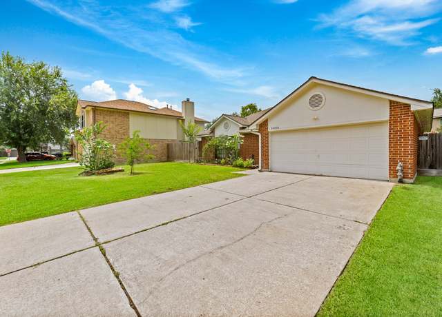 Property at 16310 Mulberry Run Ct, Sugar Land, TX 77498, 4 beds, 2 baths
