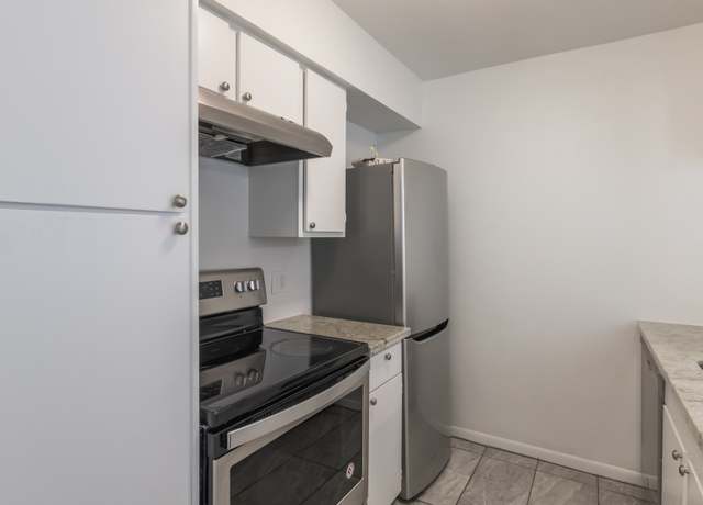 Property at 3025 Walnut Bend Ln #37, Houston, TX 77042, 2 beds, 1 bath