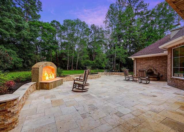 Property at 37314 Edgewater Dr, Pinehurst, TX 77362, 5 beds, 5.5 baths