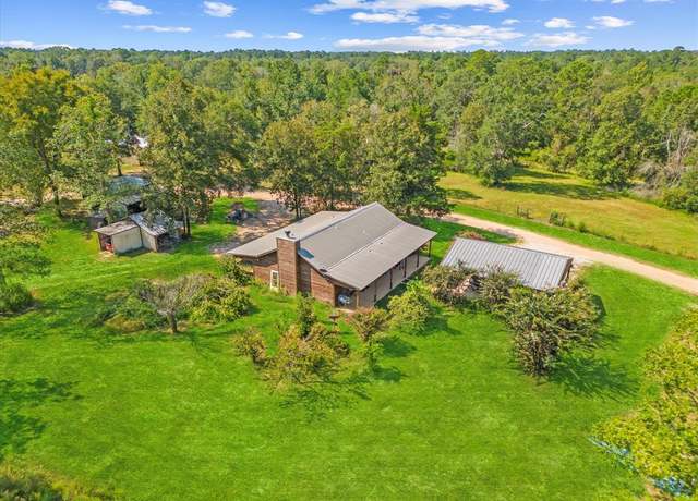 Property at 9238 County Line Rd, Willis, TX 77378, 6 beds, 5 baths