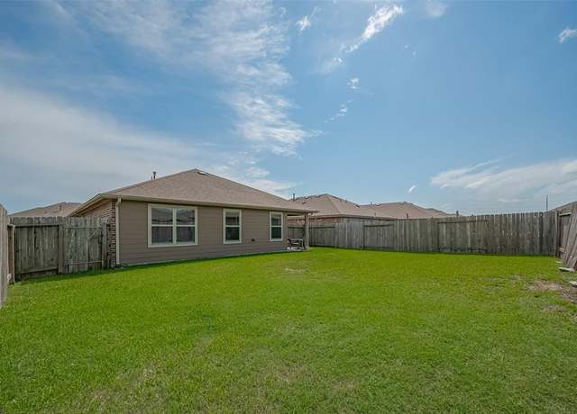 Property at 515 Green Clover Ln, Rosharon, TX 77583, 3 beds, 2 baths