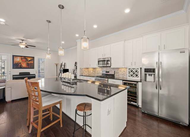 Property at 8907 Wind Springs Dr, Houston, TX 77080, 2 beds, 2.5 baths