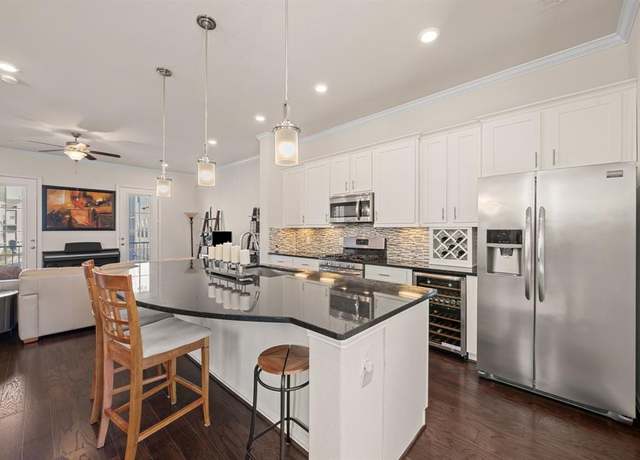 Property at 8907 Wind Springs Dr, Houston, TX 77080, 2 beds, 2.5 baths