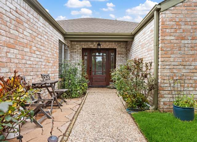 Property at 7822 Rollingbrook Dr, Houston, TX 77071, 3 beds, 2 baths