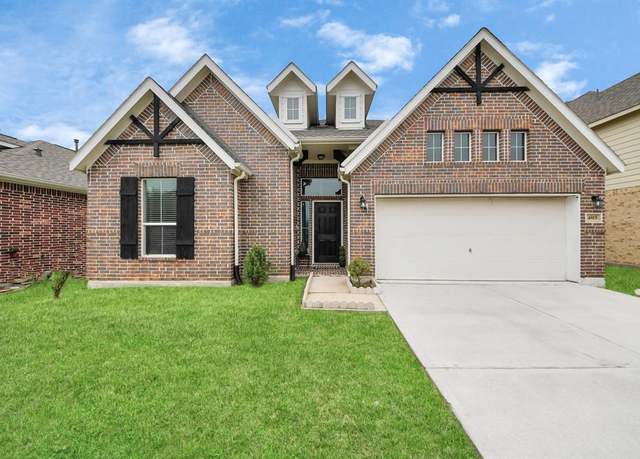 Property at 4815 Bay Vista Dr, Baytown, TX 77523, 4 beds, 3 baths