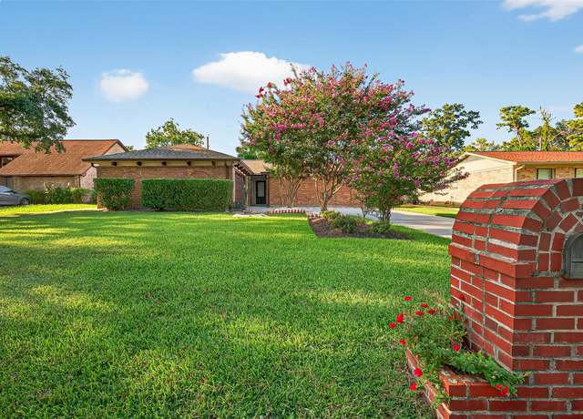 Property at 10306 Windriver Dr, Houston, TX 77070, 3 beds, 2 baths