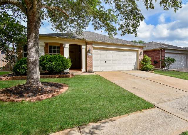Property at 10311 Caribou Cv, Missouri City, TX 77459, 3 beds, 2 baths