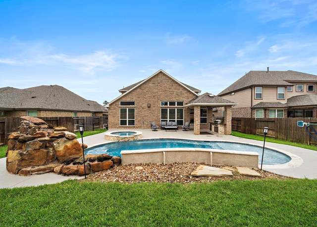 Property at 17919 Durango Point Ct, Tomball, TX 77377, 4 beds, 2.5 baths