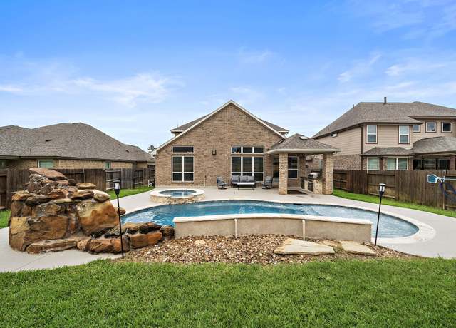 Property at 17919 Durango Point Ct, Tomball, TX 77377, 4 beds, 2.5 baths