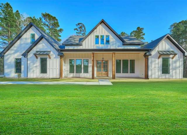 Property at 118 Ranger Rd, Huntsville, TX 77340, 3 beds, 3.5 baths