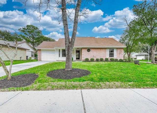 Property at 915 W Primrose Meadows Cir, Pearland, TX 77584, 2 beds, 2 baths