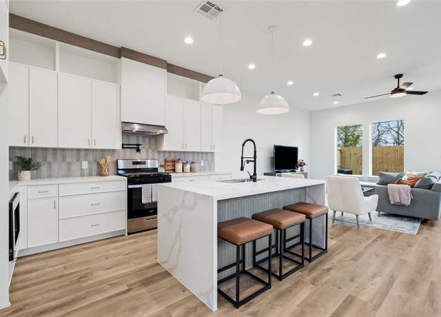 Property at 3004 Beulah St, Houston, TX 77004, 3 beds, 3.5 baths