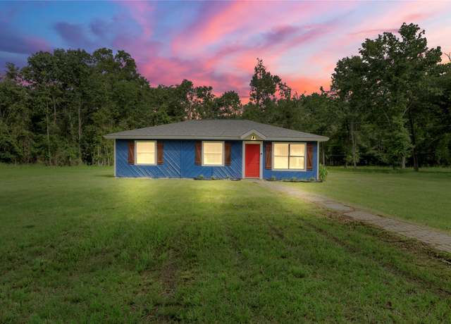 Property at 139 Holly Rdg, Onalaska, TX 77360, 3 beds, 1 bath
