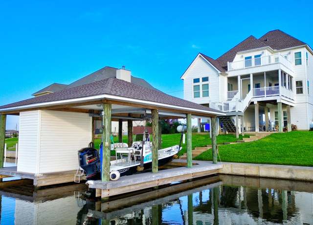 Property at 211 Tuna Run Rd, Freeport, TX 77541, 4 beds, 3.5 baths