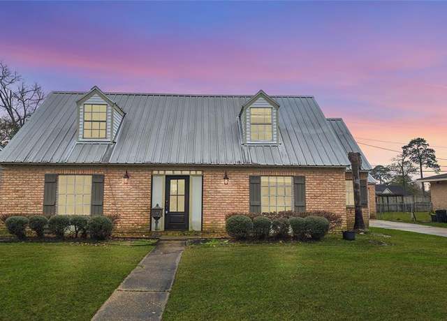 Property at 6275 Westgate Dr, Beaumont, TX 77706, 4 beds, 2 baths