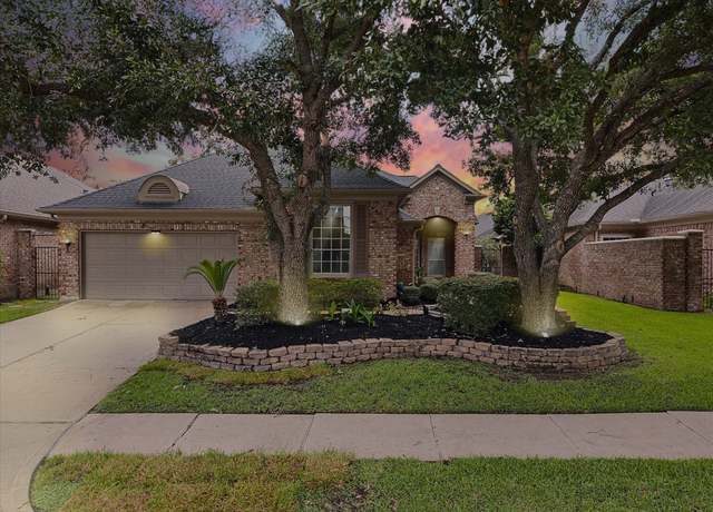 Property at 1523 Orchard Park Dr, Houston, TX 77077, 3 beds, 2.5 baths