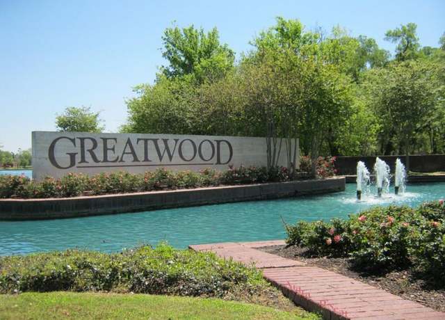 Property at 7726 Northwoods Dr, Sugar Land, TX 77479, 3 beds, 2.5 baths