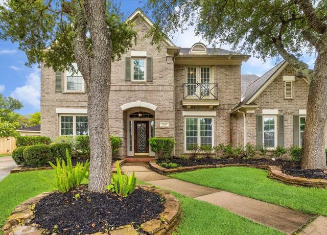 Property at 7726 Northwoods Dr, Sugar Land, TX 77479, 3 beds, 2.5 baths