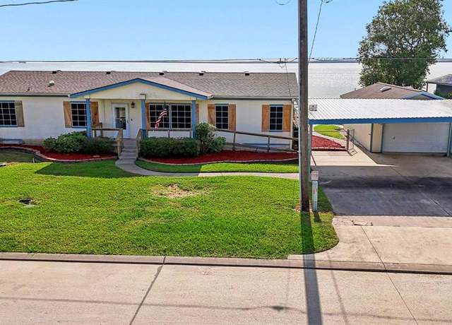 Property at 2750 Bay Oaks Harbor Dr, Baytown, TX 77523, 3 beds, 2 baths