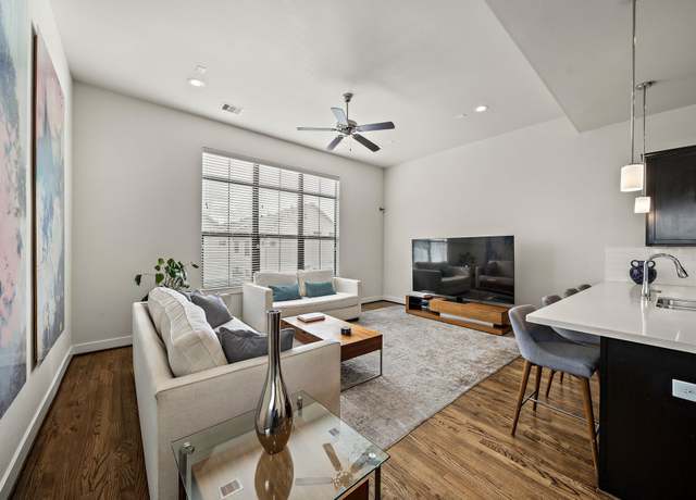 Property at 3929 Tulane Oak Dr, Houston, TX 77018, 3 beds, 2.5 baths