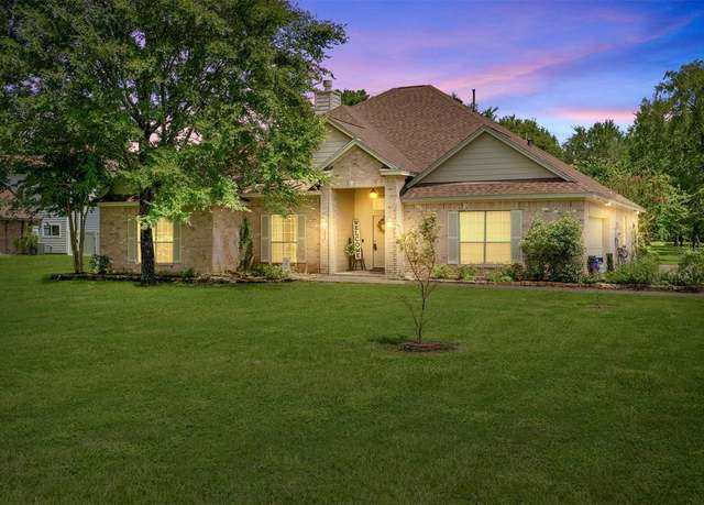 Property at 9071 Grand Lake Estates Dr, Montgomery, TX 77316, 3 beds, 2 baths