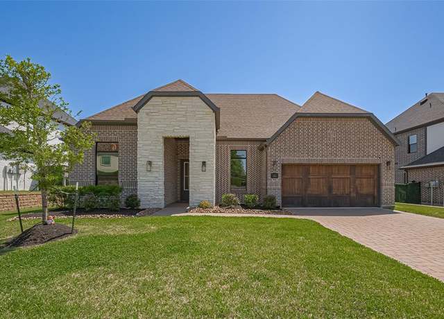 Property at 1011 Oak Briar Ln, Conroe, TX 77384, 4 beds, 3.5 baths