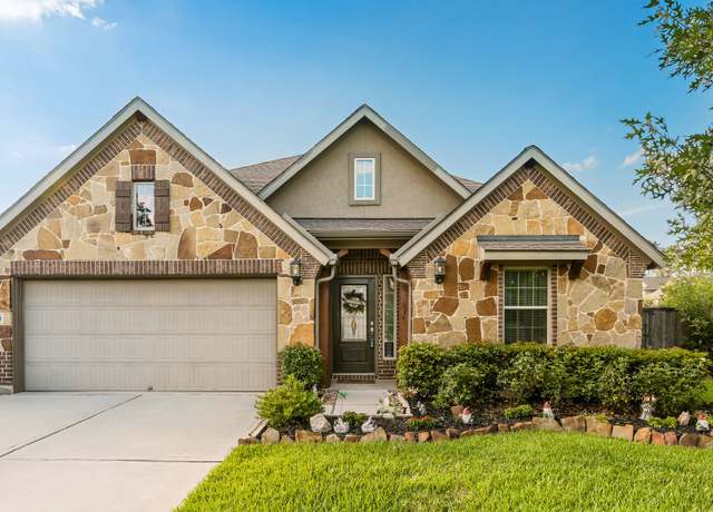 Property at 2204 Golden Laurel Dr, Conroe, TX 77304, 3 beds, 2 baths
