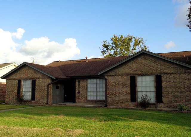 Property at 2117 24th Ave N, Texas City, TX 77590, 3 beds, 2 baths