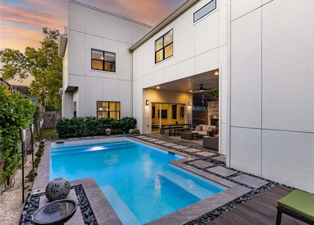 Property at 413 E 27th St, Houston, TX 77008, 4 beds, 4.5 baths