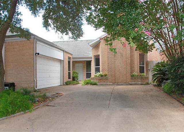 Property at 2118 Linea Del Pino St, Houston, TX 77077, 3 beds, 2 baths