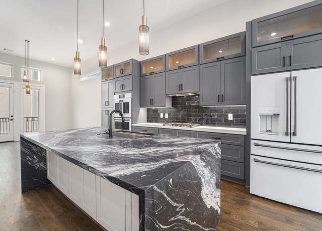 Property at 2221 Francis St, Houston, TX 77004, 3 beds, 3.5 baths