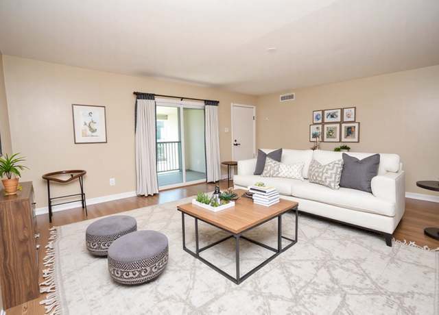 Property at 12633 Memorial Dr #122, Houston, TX 77024, 3 beds, 2 baths