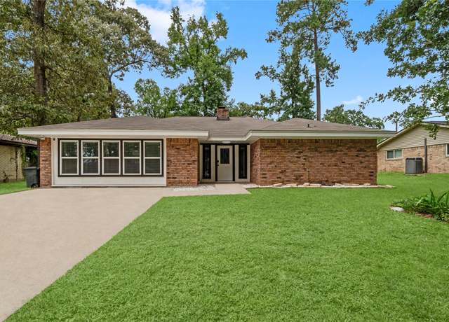 Property at 308 White Oak St, Livingston, TX 77351, 3 beds, 2 baths