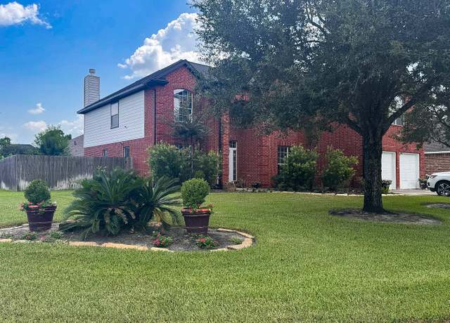 Property at 1018 Spring Lakes Haven Dr, Spring, TX 77373, 5 beds, 3.5 baths