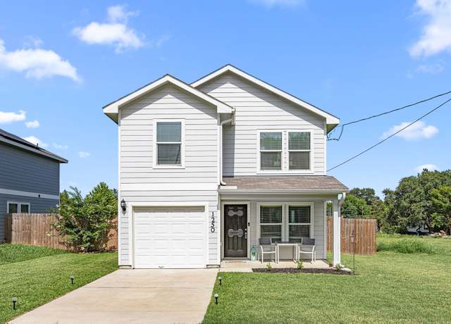 Property at 1250 22nd St, Hempstead, TX 77445, 3 beds, 2.5 baths