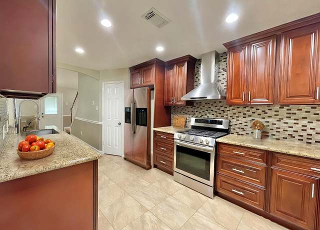 Property at 8227 Prairie Wind Ln, Houston, TX 77040, 3 beds, 2.5 baths