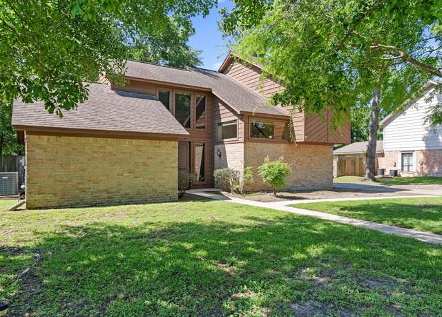 Property at 309 S Rivershire Dr, Conroe, TX 77304, 4 beds, 2.5 baths