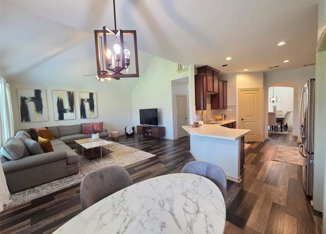 Property at 3215 Selene Dr, Missouri City, TX 77459, 5 beds, 3.5 baths