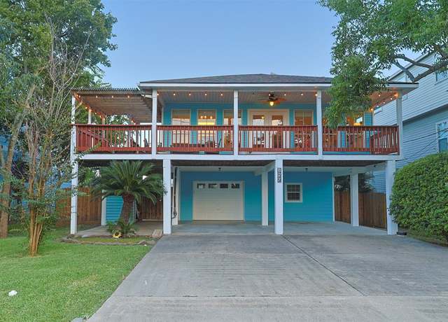 Property at 827 Cedar Rd, Clear Lake Shores, TX 77565, 3 beds, 2 baths