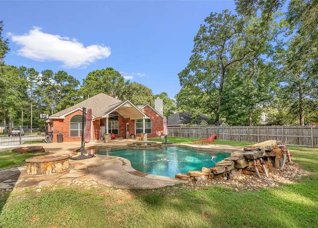 Property at 906 Mcdaniel Dr, Magnolia, TX 77354, 4 beds, 2 baths