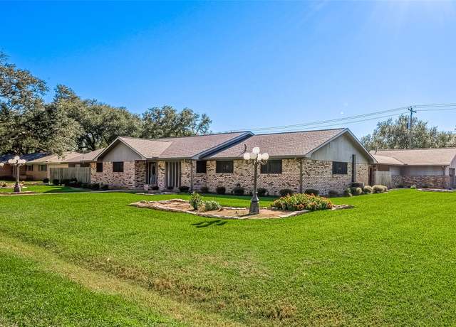 Property at 9306 Union St, Needville, TX 77461, 3 beds, 2 baths