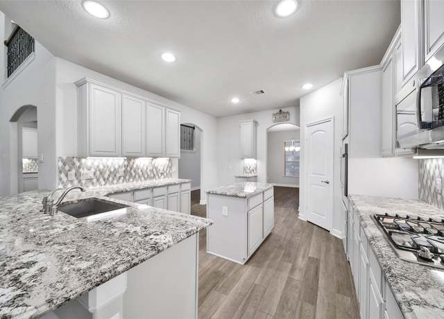 Property at 255 Upland Dr, Waller, TX 77484, 5 beds, 3.5 baths