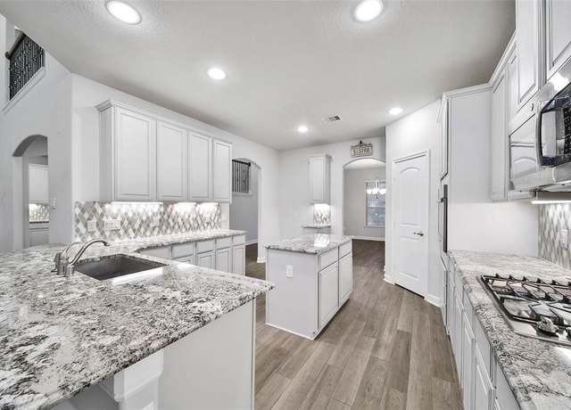 Property at 255 Upland Dr, Waller, TX 77484, 5 beds, 3.5 baths