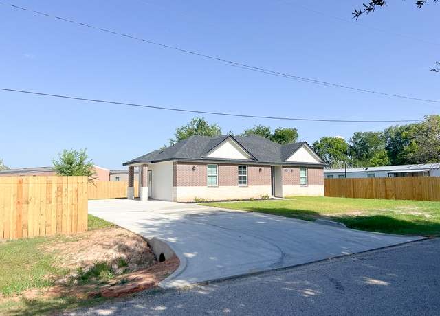 Property at 1203 Smith St, Navasota, TX 77868, 3 beds, 2 baths