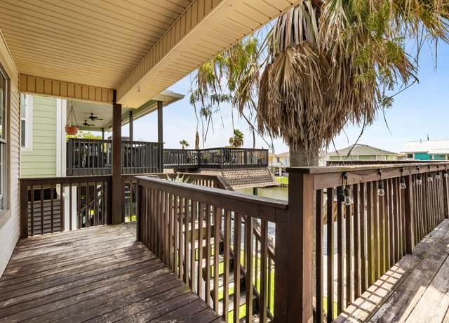 Property at 436 Pompano St, Hitchcock, TX 77563, 3 beds, 2 baths