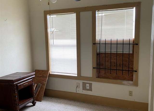 Property at 4412 Orange St, Houston, TX 77020, 4 beds, 2 baths