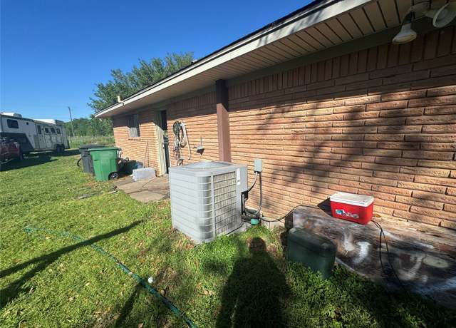 Property at 13907 Mueck Rd, Needville, TX 77461, 4 beds, 2 baths